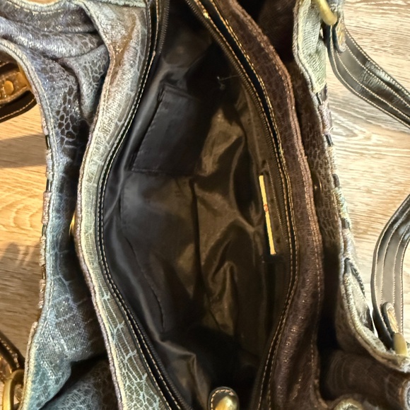 Metallic blue/charcoal pleated hobo shoulder bag - Picture 11 of 13